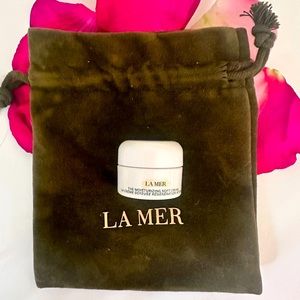 La Mer mosturizer sample and pouch